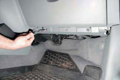 Как снять бардачок лачетти универсал Removing the glove box (Chevrolet Lacetti 1 2002-2009: Body: Repair of body elem