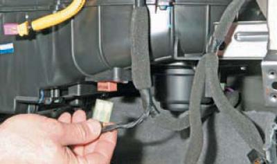 Где находится заслонка печки шевроле лачетти Removing the heater fan (Chevrolet Lacetti 1 2002-2009: Body: Heating and air co