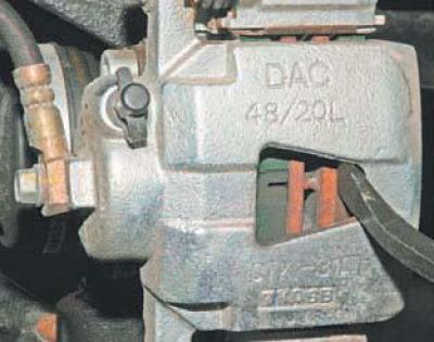 Как поменять колодки на шевроле ланос передние Replacing the brake pads of the front wheels (Chevrolet Lanos T150 2002-2009: Ch