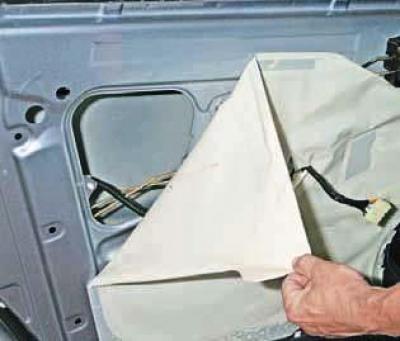 Как снять переднее стекло ланос Removing the front door glass (Chevrolet Lanos T150 2002-2009: Body: Repair of b