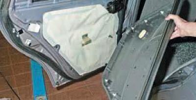 Как снять заднюю дверь ланос Removal of an upholstery of a back door (Chevrolet Lanos T150 2002-2009: Body: R