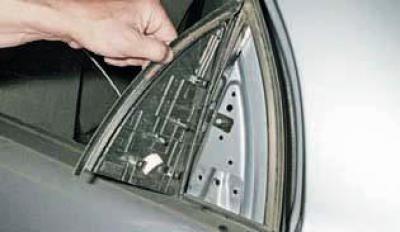 Как снять переднее стекло ланос Removing the rear door glass (Chevrolet Lanos T150 2002-2009: Body: Repair of bo
