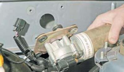 Как снять двигатель шевроле ланос Removing the windshield wiper (Chevrolet Lanos T150 2002-2009: Electrical equipm