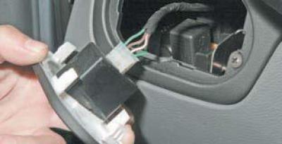 Как снять приборную панель ланос Removal and disassembly of the instrument cluster (Chevrolet Lanos T150 2002-200