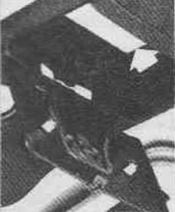 На Вашем автомобиле имеется множество отделений.предназначенных для хранения мелких предметов.