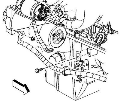 21. Odstráňte rúrky chladiča motorového oleja zo svorky kábla batérie.