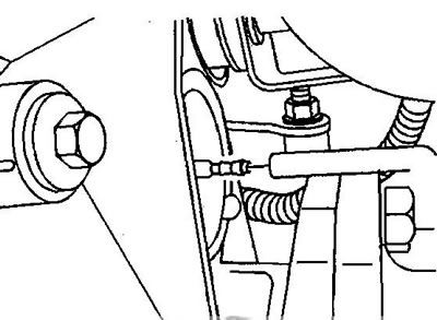 14. Отсоедините от редуктора шланг сапуна.
