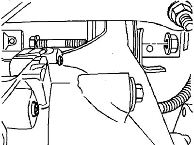 16. Отверните болт и гайку крепления верхней опоры картера редуктора.